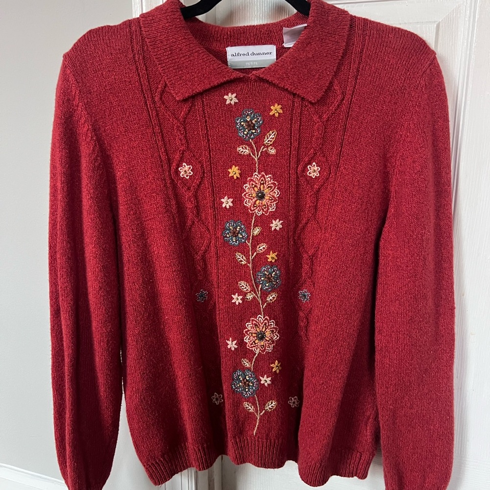 Vintage flower embroidered sweater